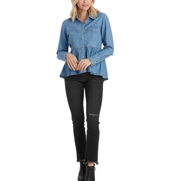 Mud Pie Tops - MUDPIE Women's Jean top with ruffled bottom Size Medium